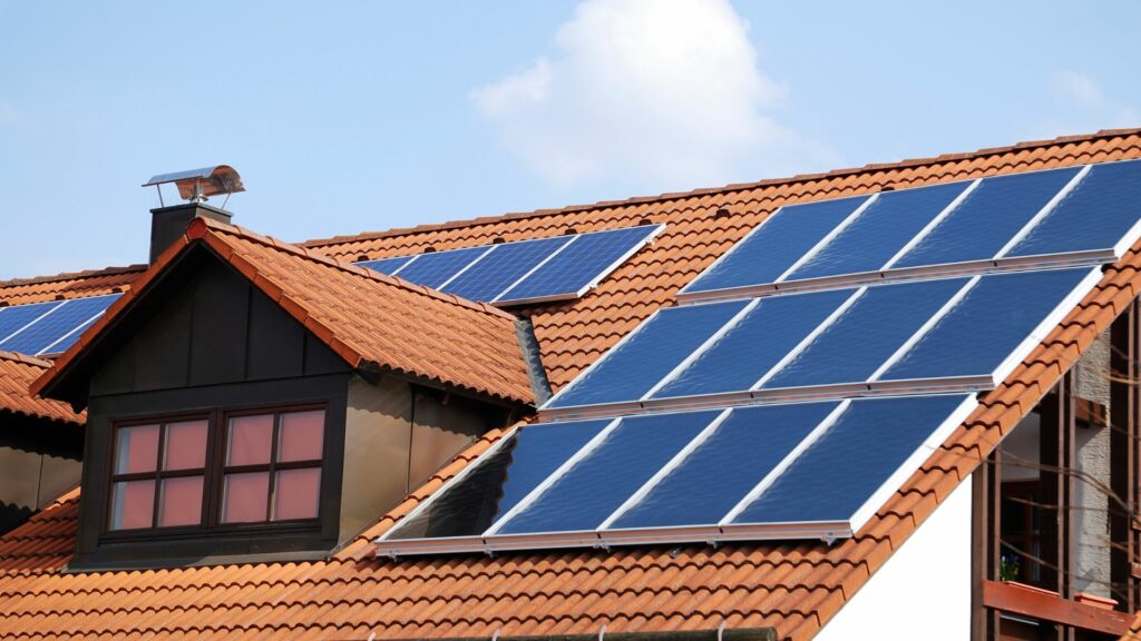 Els avantatges dels panells solars a l'estiu